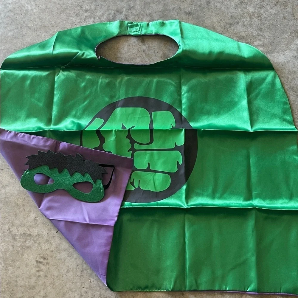 Kids Costume Incredible Hulk Hero Cape and Mask, New in Package